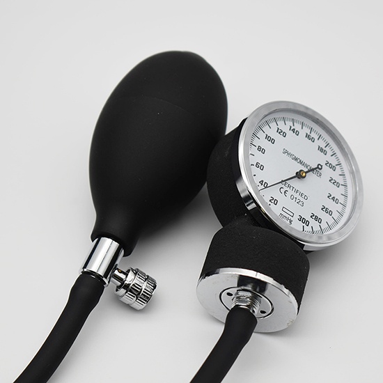 Pulox Tensiomètre manuel ANEROID Sphygmomanomètre pour la mesure de la  pression artérielle au niveau du bras : : Hygiène et Santé